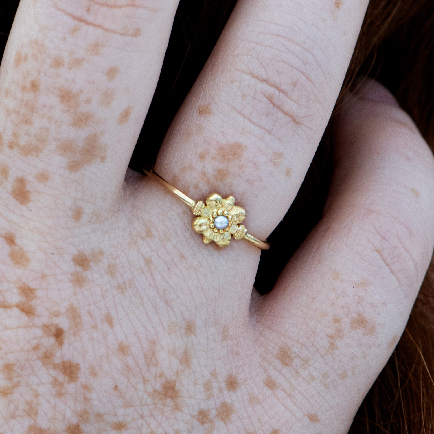 Dainty Designer Flower Ring in 18K Yellow Gold, Geometric Statement Gold  Ring, Elegant Women Rings, Wedding Rings, Anniversary Gift for Her - Etsy  Norway